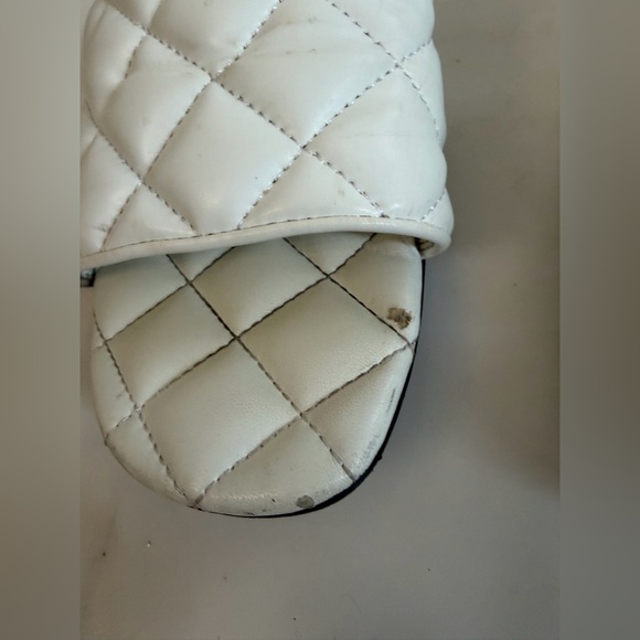 Zara Women’s euro 50 or US 9-9.5 White Quilted Vegan Leather Flat Slide Sandals - Picture 4 of 7